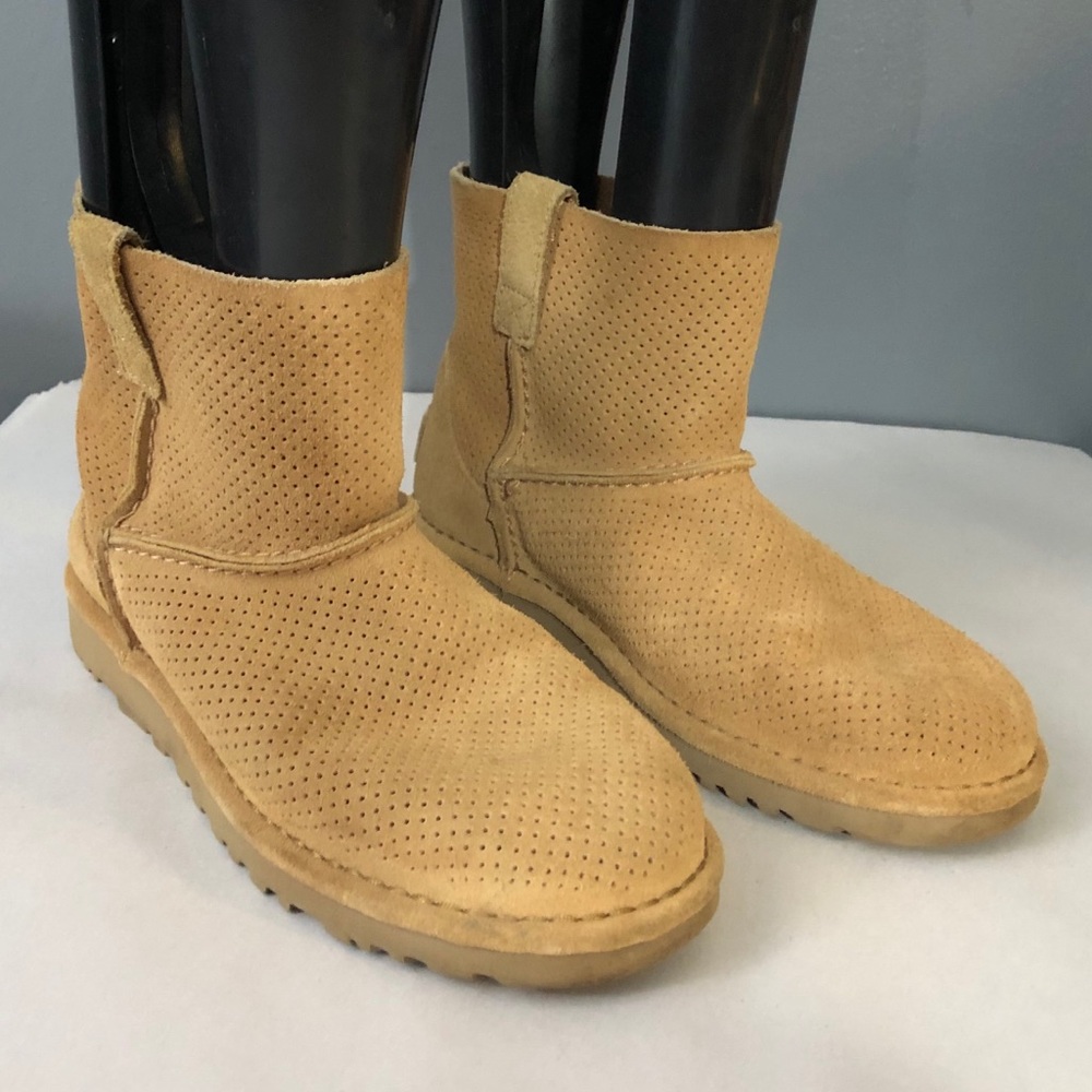 UGG CLASSIC UNLINED MINI boots